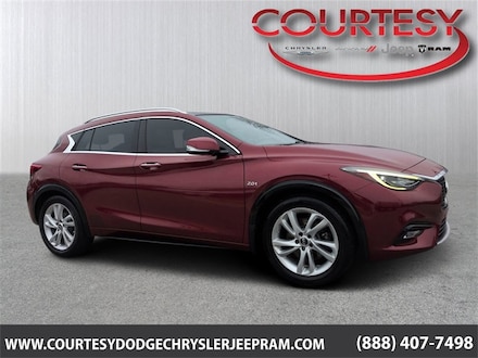 2017 INFINITI QX30 Premium SUV
