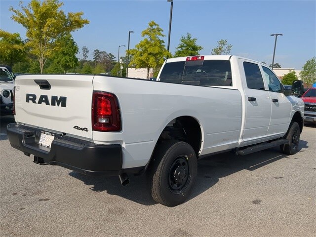 2025 Ram 2500 Tradesman photo 4
