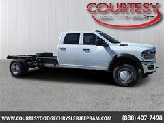 2025 Ram 5500 Chassis Cab 5500 TRADESMAN CHASSIS CREW CAB 4X4 84' CA Pickup