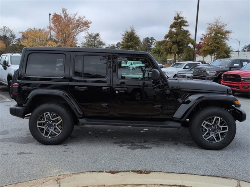 New 2026 Jeep Wrangler 4-DOOR SAHARA Sport Utility