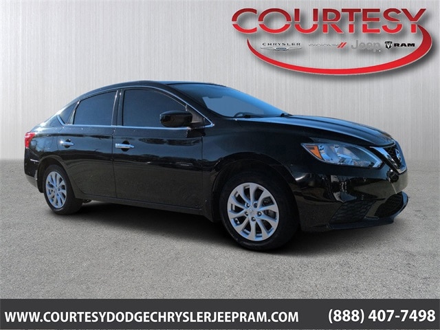 2017 Nissan Sentra S's photo