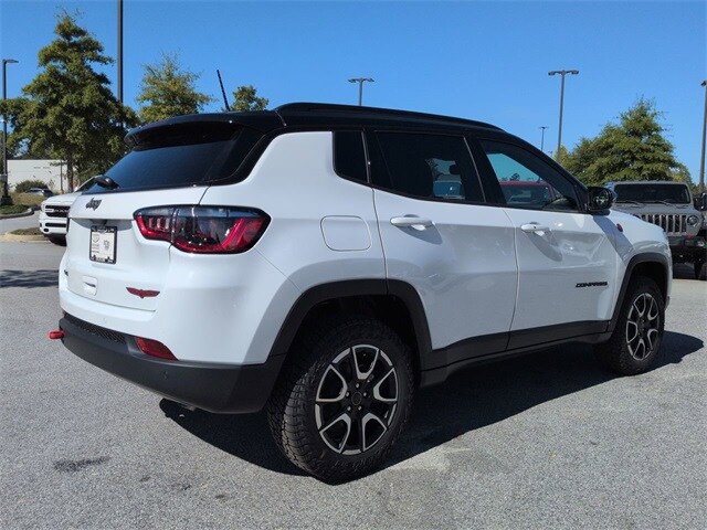 2026 Jeep Compass Trailhawk Sport photo 2