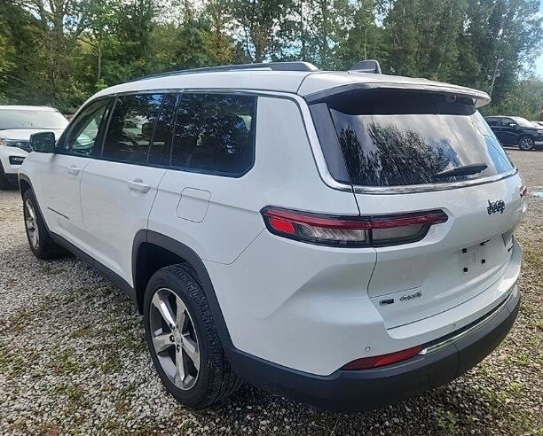 2021 Jeep Grand Cherokee Limited photo 2