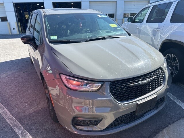 2023 Chrysler Pacifica Hybrid Limited photo 4