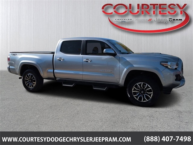 2023 Toyota Tacoma TRD Sport's photo