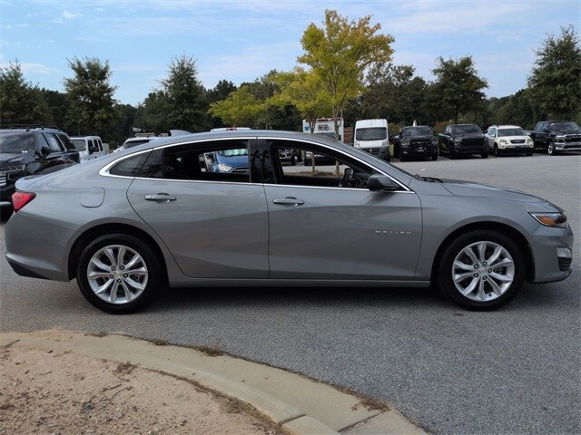 2023 Chevrolet Malibu 1LT photo 2