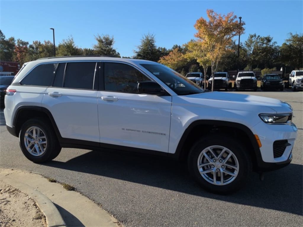 New 2025 Jeep Grand Cherokee LAREDO X 4X2 Sport Utility