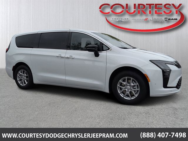 2027 Chrysler Pacifica Select's photo