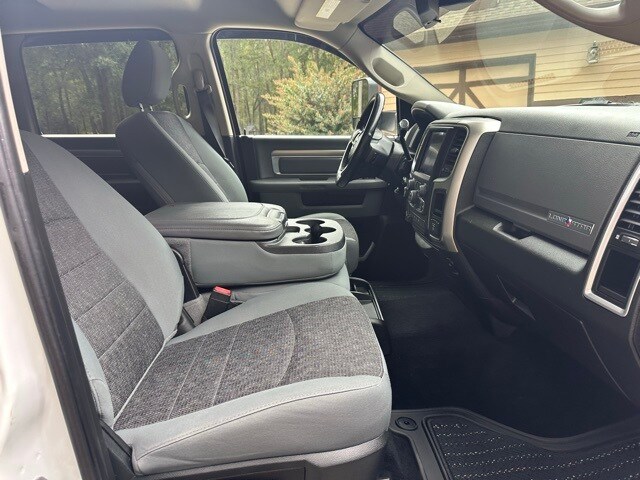 2018 Ram 3500 Lone Star photo 3