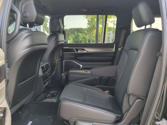 2025 Jeep Wagoneer Series II - Photo 13