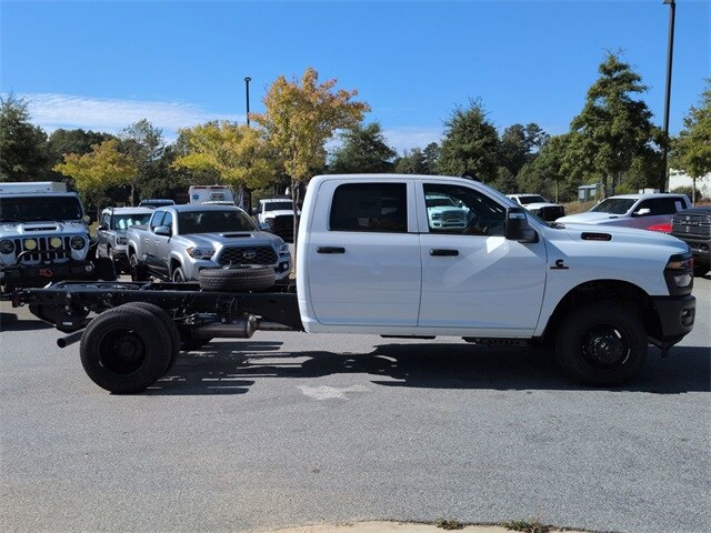 2026 Ram 3500 Tradesman photo 2
