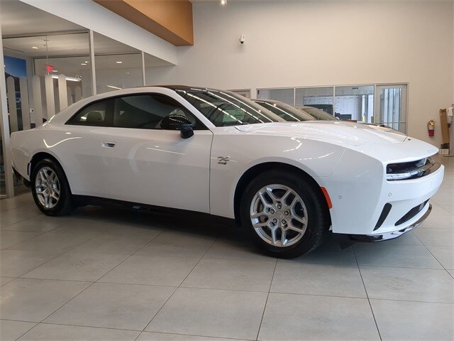 2025 Dodge Charger R/T Daytona photo 2