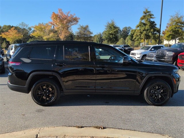 2024 Jeep Grand Cherokee Altitude photo 2