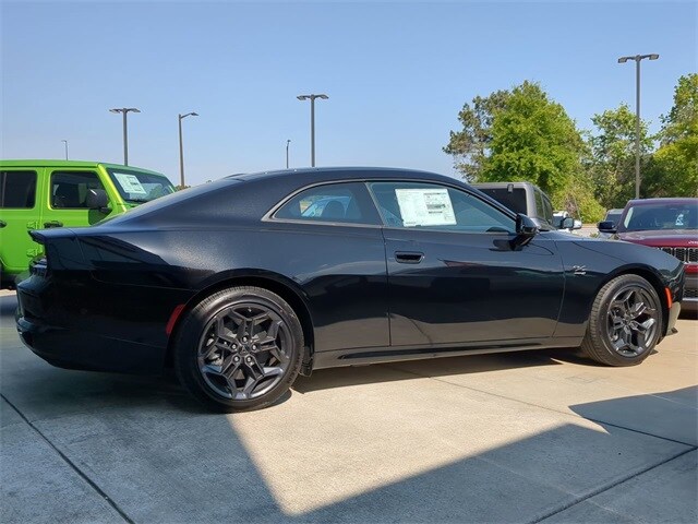 2025 Dodge Charger R/T photo 3