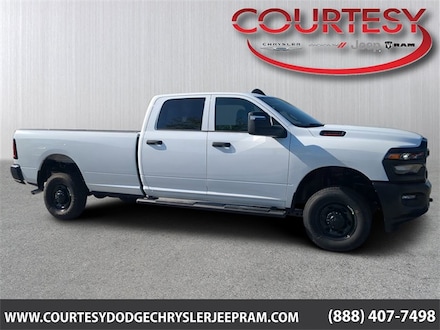 2025 Ram 2500 TRADESMAN CREW CAB 4X4 8' BOX Pickup