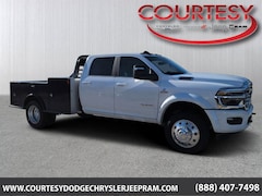 2026 Ram 5500 Chassis Cab BIG HORN  CREW  4X4 60' CA Pickup