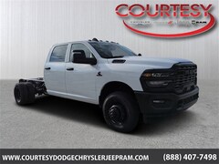 2026 Ram 3500 Chassis Cab TRADESMAN CREW   4X4 60' CA Pickup