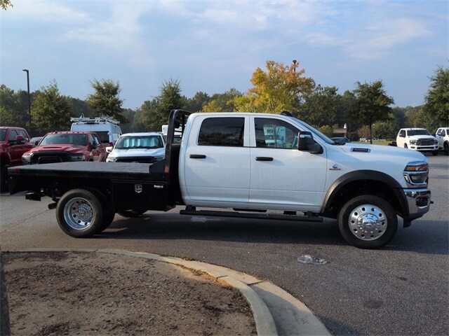2025 Ram 5500 photo 3