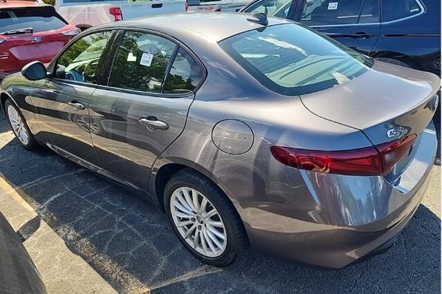 2022 Alfa Romeo Giulia SPRINT photo 3