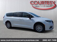 2026 Chrysler Pacifica SELECT Passenger Van