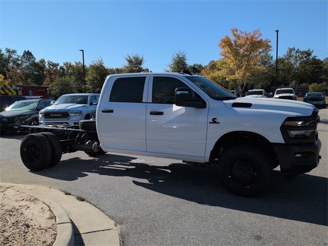 2026 Ram 3500 Tradesman photo 2
