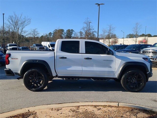 2024 Chevrolet Colorado Trail Boss photo 2