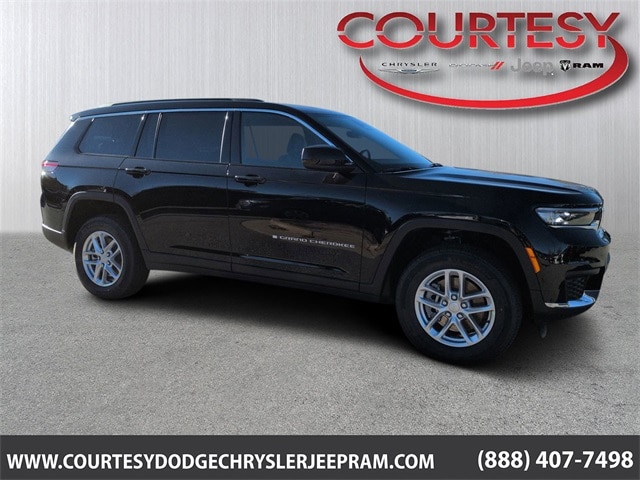 2025 Jeep Grand Cherokee L Laredo's photo