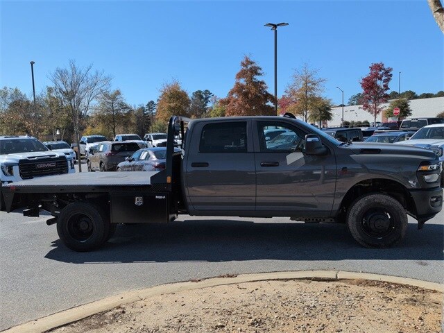2026 Ram 3500 Tradesman photo 2