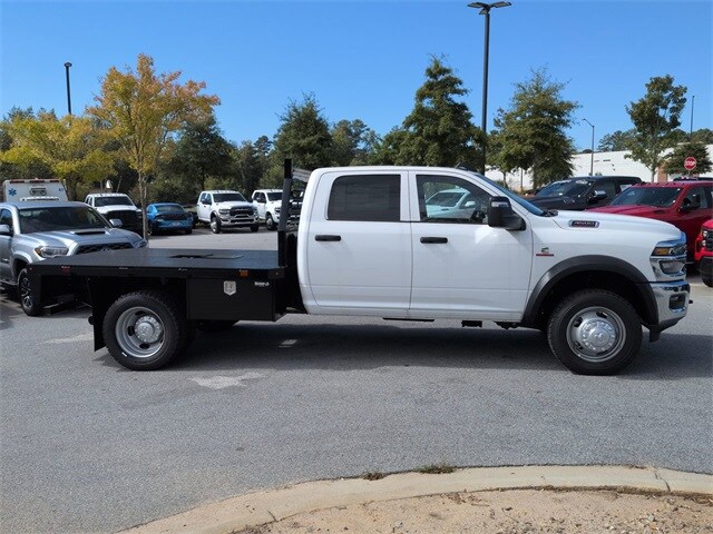 2025 Ram 4500 Tradesman photo 2