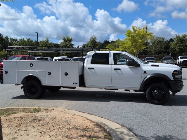 2025 Ram 5500 Tradesman photo 3
