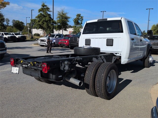 2026 Ram 5500 Tradesman photo 3