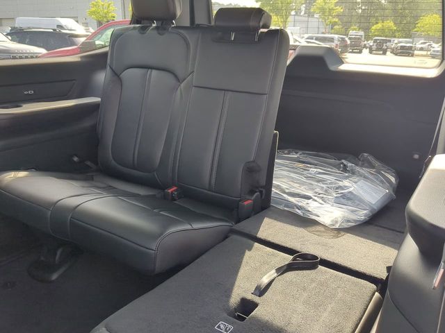 2025 Jeep Wagoneer Series II - Photo 12