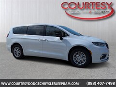2026 Chrysler Pacifica SELECT Passenger Van