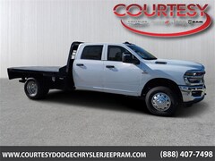 2025 Ram 3500 Chassis Cab 3500 TRADESMAN CREW CAB CHASSIS 4X4 60' CA Pickup
