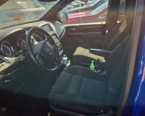 2020 Dodge Grand Caravan SE photo 3