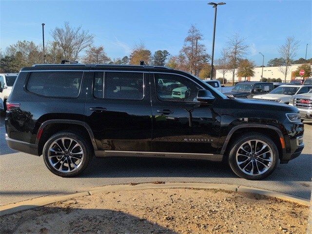 2022 Jeep Wagoneer Series III photo 2