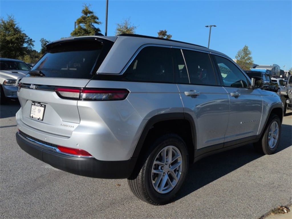 New 2025 Jeep Grand Cherokee LAREDO X 4X2 Sport Utility