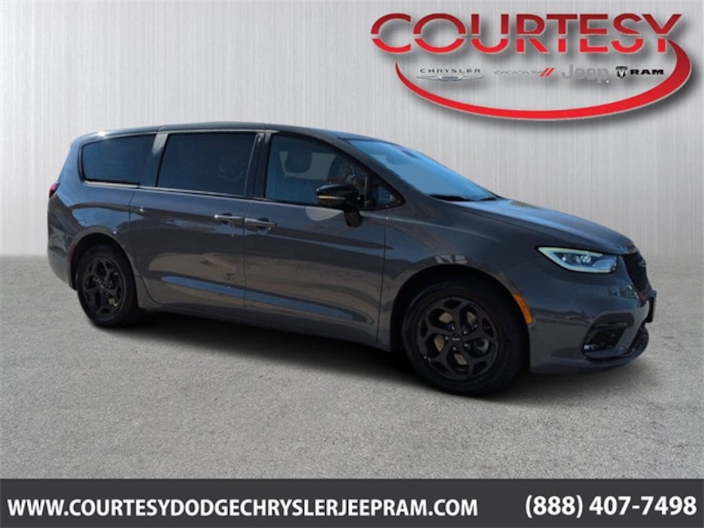 Used 2023 Chrysler Pacifica Hybrid Limited Minivan/Van