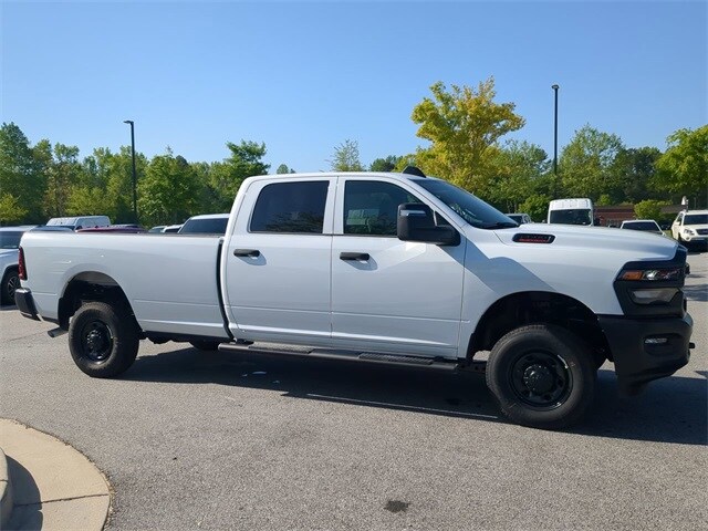 2025 Ram 2500 Tradesman photo 2