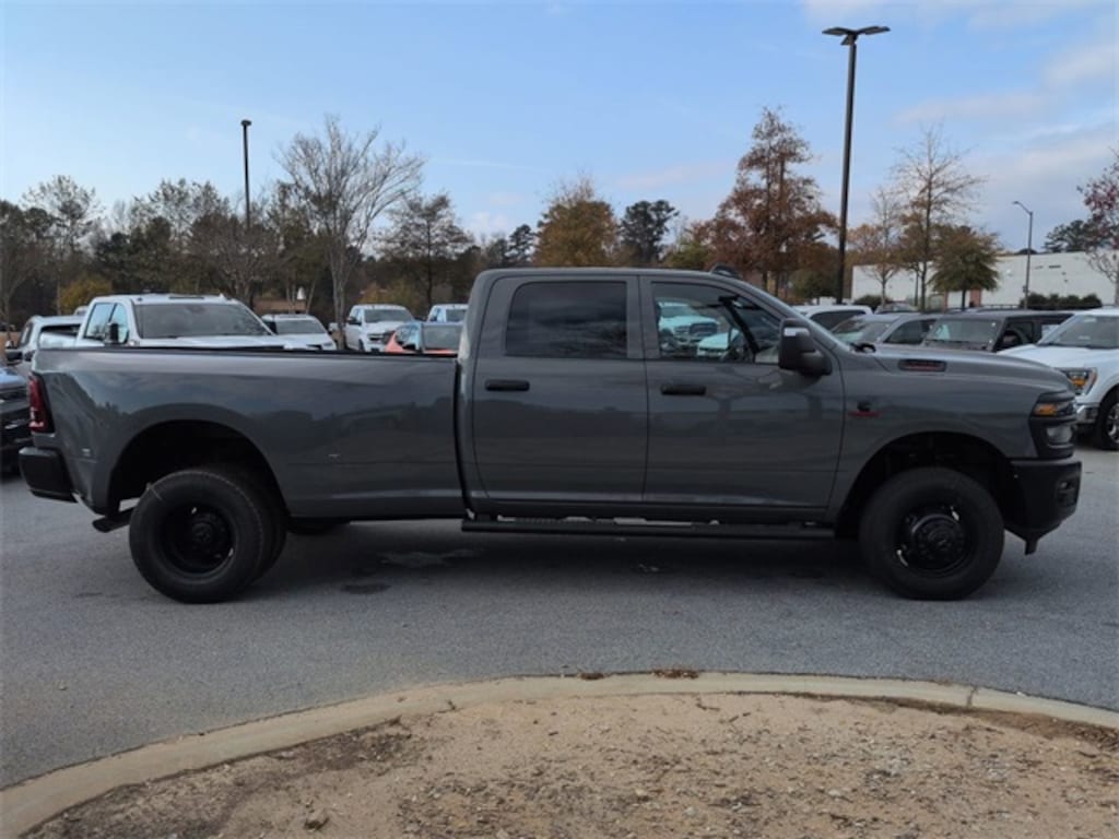 New 2026 Ram 3500 TRADESMAN CREW CAB 4X4 8' BOX Pickup