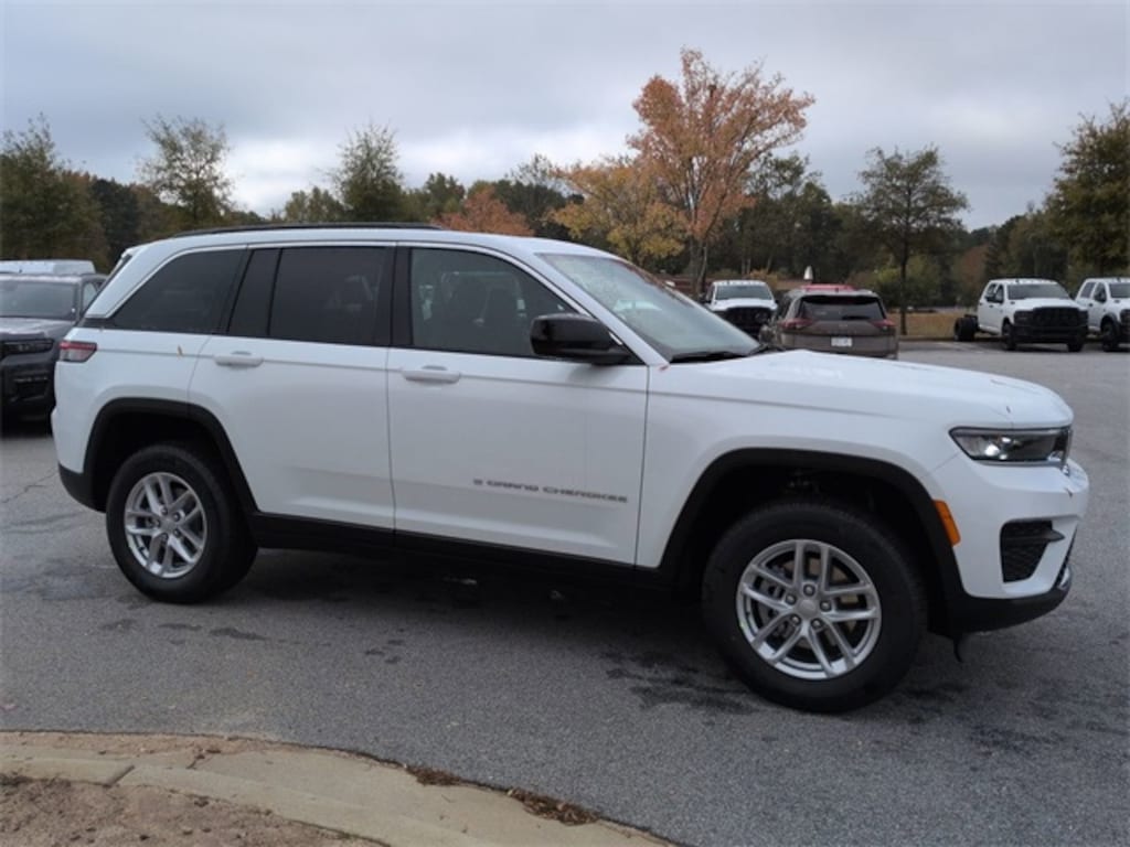 New 2025 Jeep Grand Cherokee LAREDO X 4X2 Sport Utility