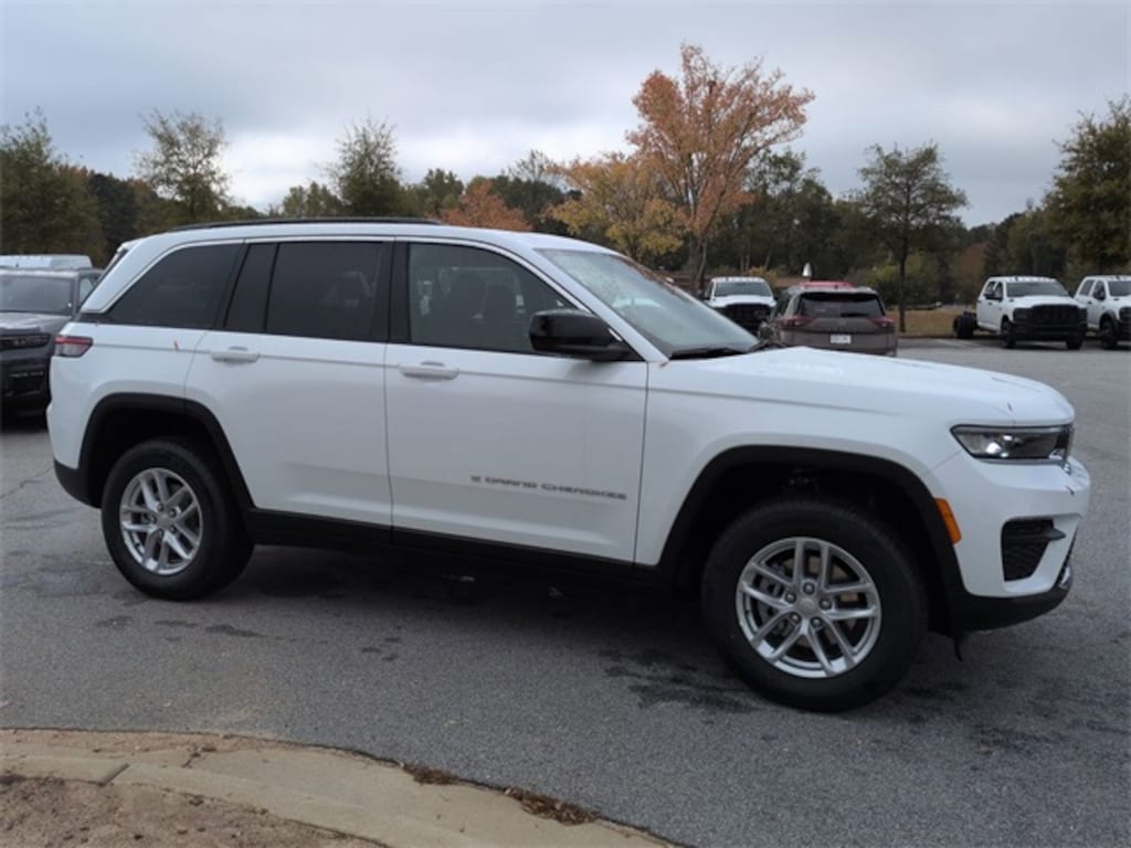 New 2025 Jeep Grand Cherokee LAREDO X 4X2 Sport Utility