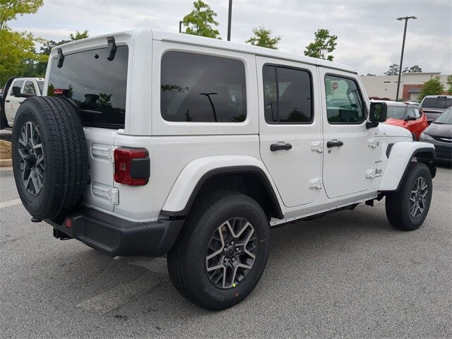 2024 Jeep Wrangler Sahara photo 4