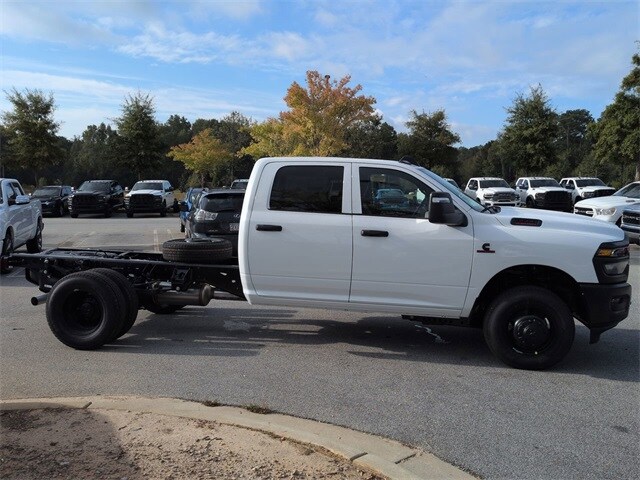 2026 Ram 3500 Tradesman photo 3
