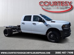 2026 Ram 3500 Chassis Cab TRADESMAN CREW   4X4 60' CA Pickup