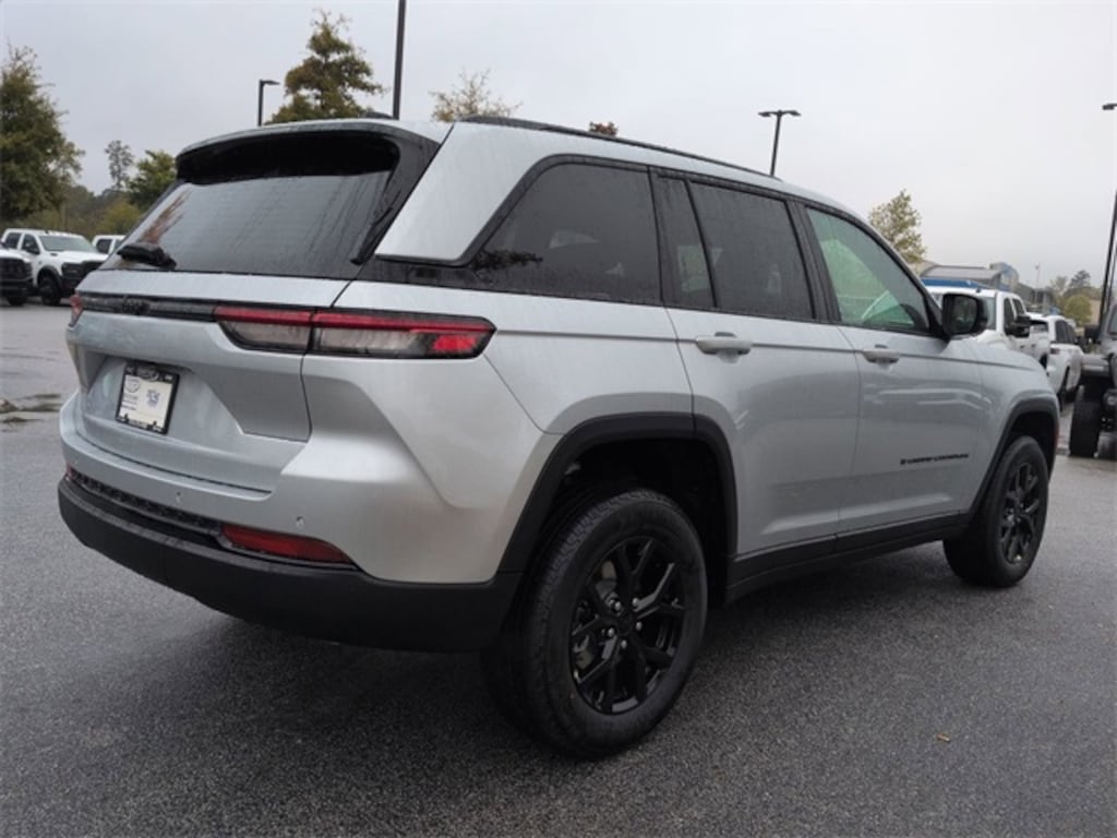New 2025 Jeep Grand Cherokee ALTITUDE X 4X2 Sport Utility
