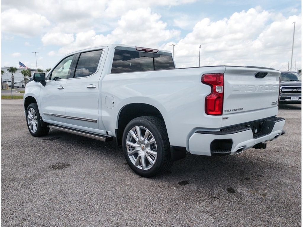 New 2026 Chevrolet Silverado 1500 High Country Truck Crew Cab