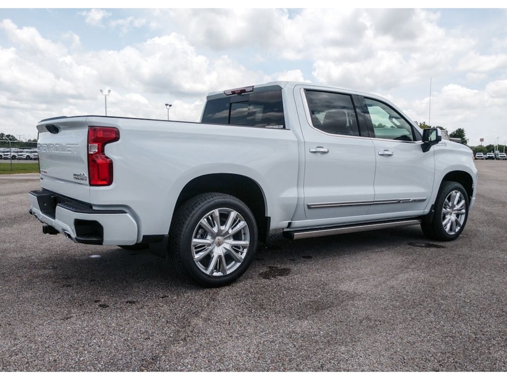 New 2026 Chevrolet Silverado 1500 High Country Truck Crew Cab