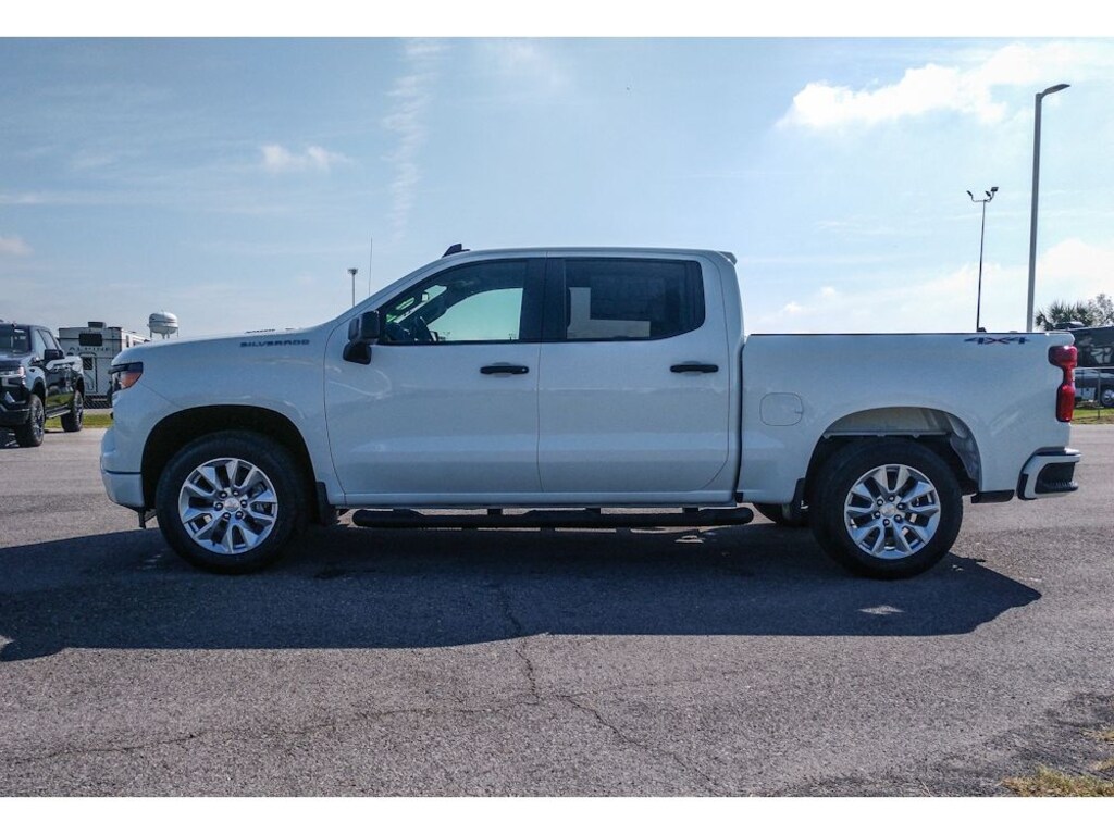 New 2025 Chevrolet Silverado 1500 Custom Truck Crew Cab