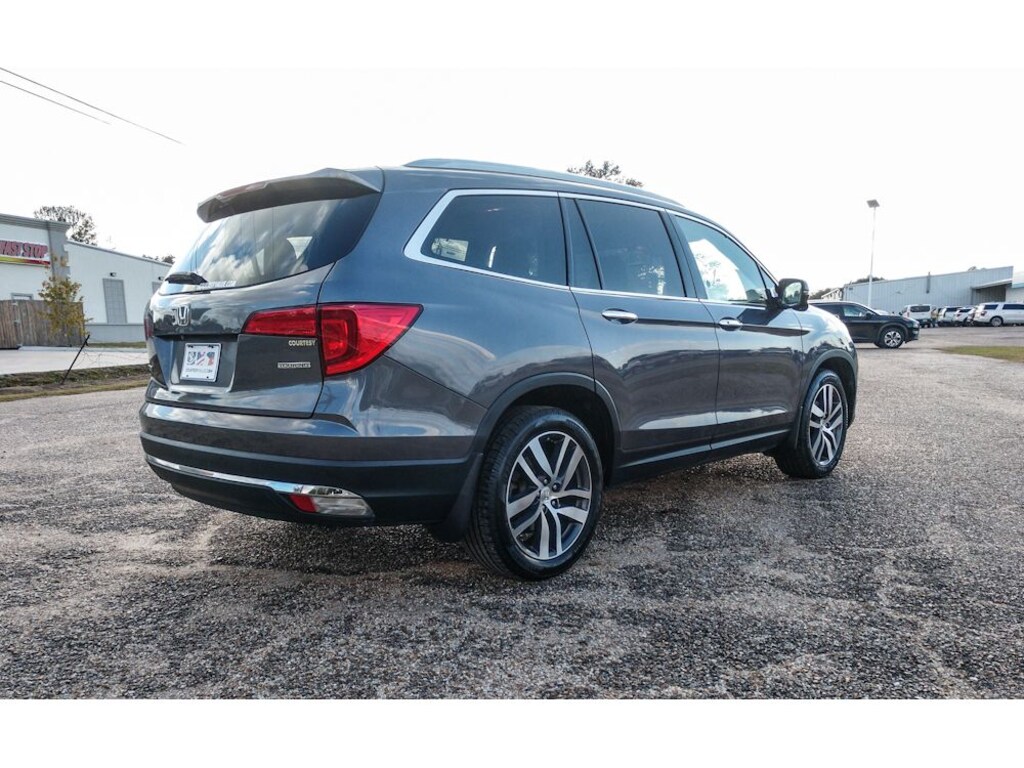 Used 2018 Honda Pilot Touring FWD SUV